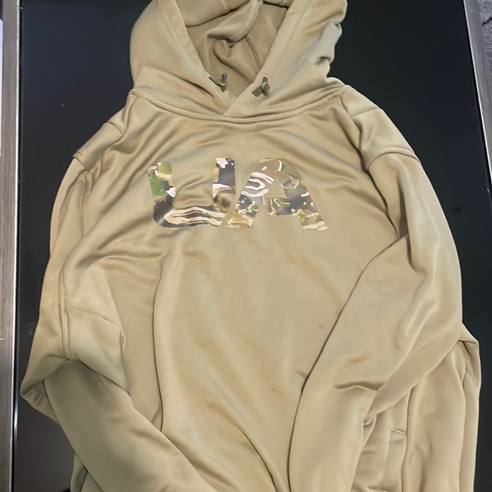 Under Armour Camo Green hoodie size XL